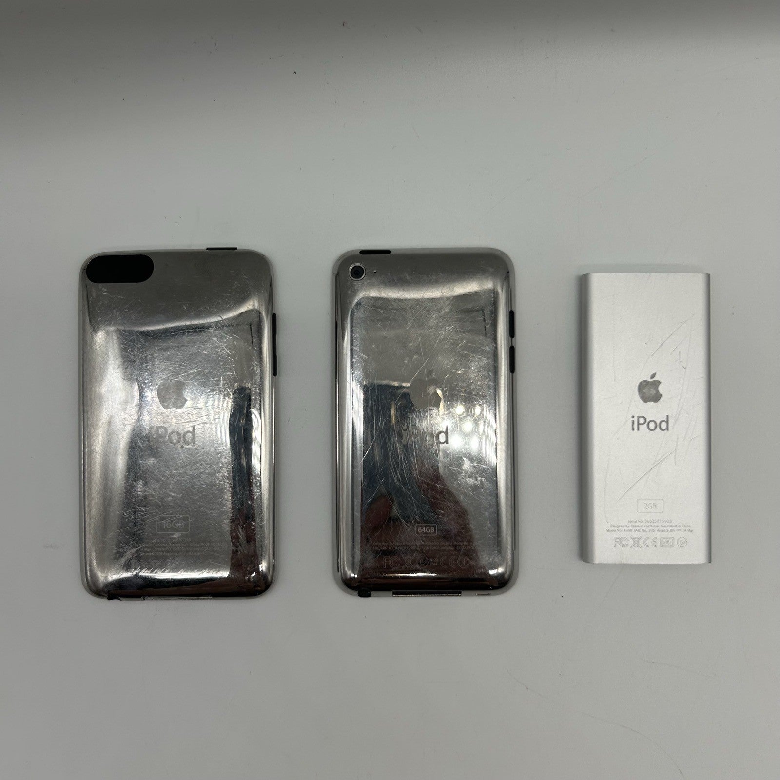 Lotto 3 Apple iPod Touch 4 + Touch 2a Gen + Nano 2a Gen PER RICAMBI Non Testati