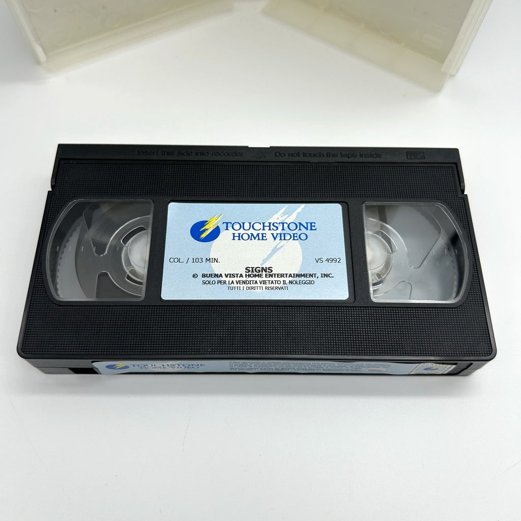 Signs di M. Night Shyamalan in VHS, edizione italiana Touchstone 2003