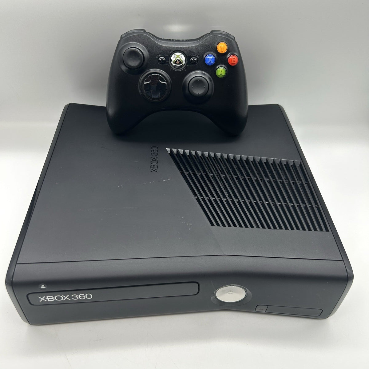Xbox 360 S Slim 4GB – Console + Controller Wireless