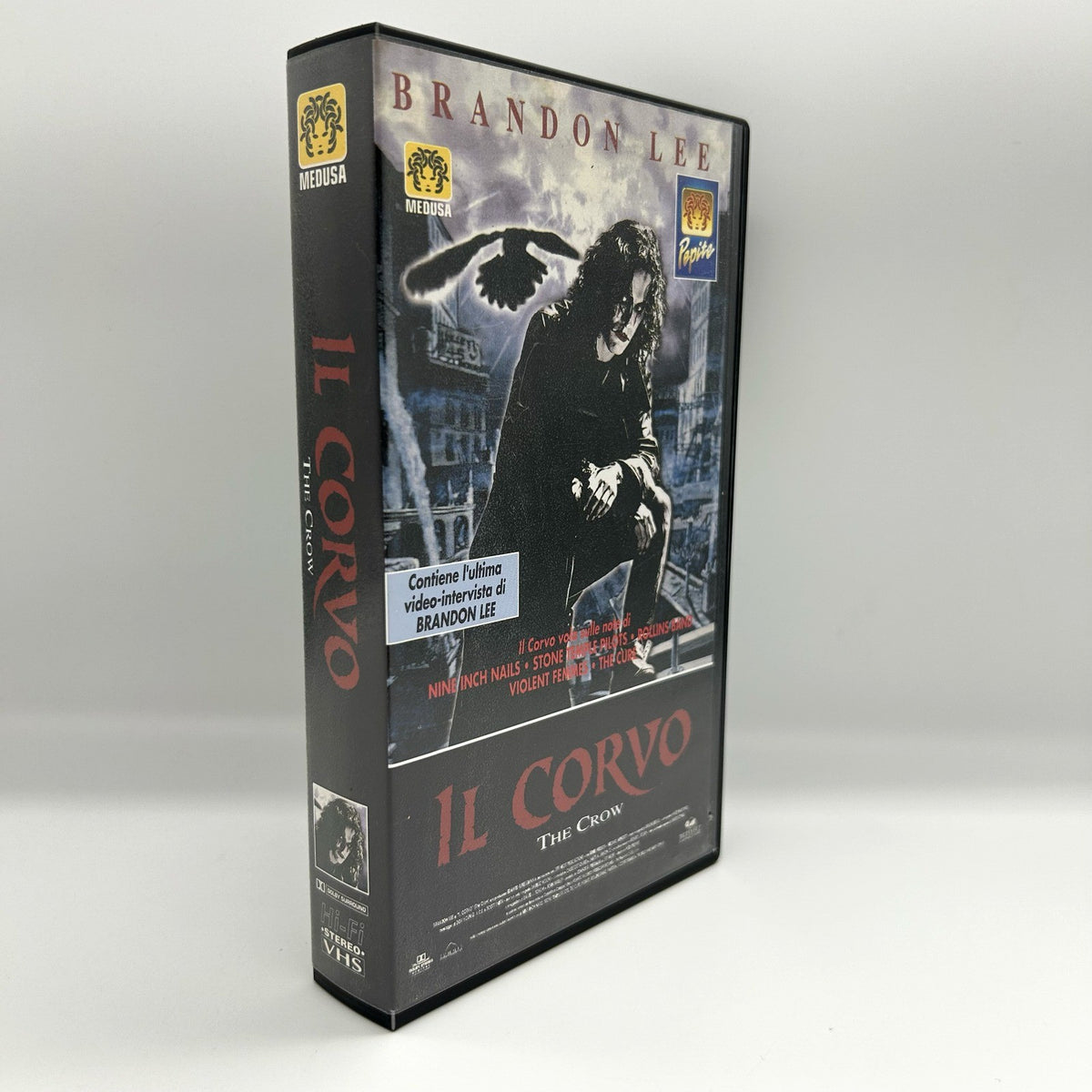 Il Corvo (The Crow) in VHS, edizione italiana Pentavideo-Medusa 1994 con l’ultima video-intervista a Brandon Lee