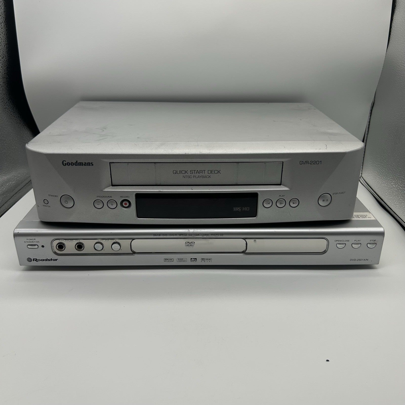 Lotto Videoregistratore VHS Goodmans + Lettore DVD Roadstar NON FUNZIONANTI