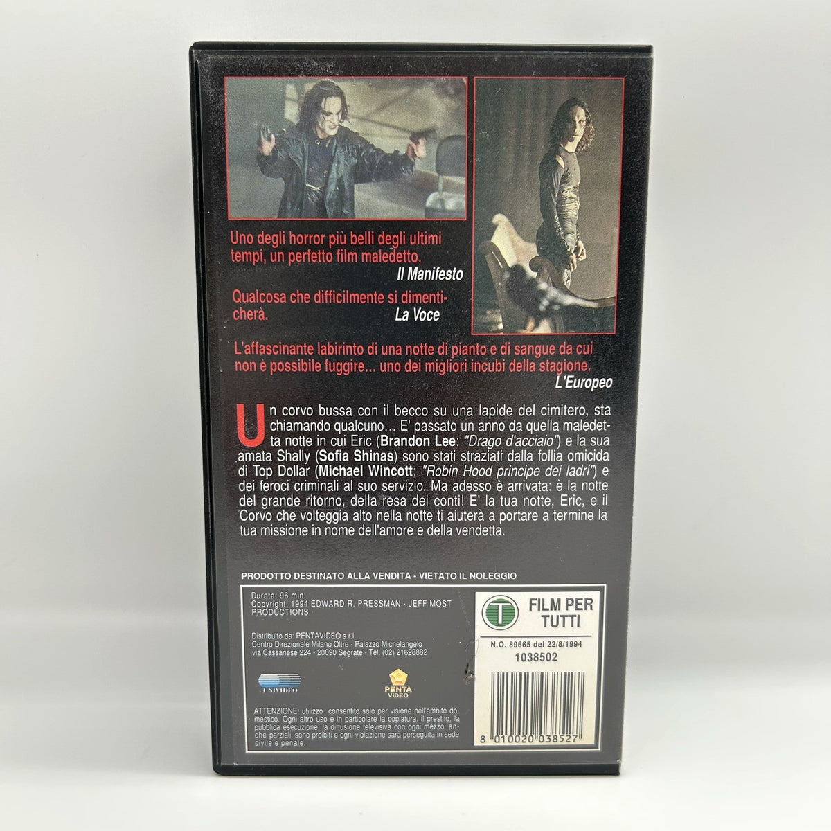 Il Corvo (The Crow) in VHS, edizione italiana Pentavideo-Medusa 1994 con l’ultima video-intervista a Brandon Lee