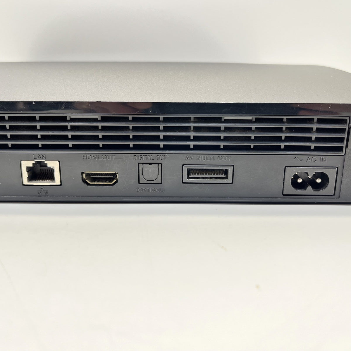 PS3 Slim 250 GB CECH-2004B con HEN 3.3 – per ricambi / riparazione