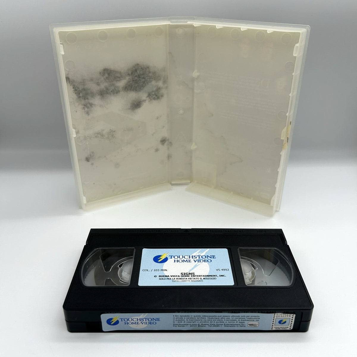 Signs di M. Night Shyamalan in VHS, edizione italiana Touchstone 2003