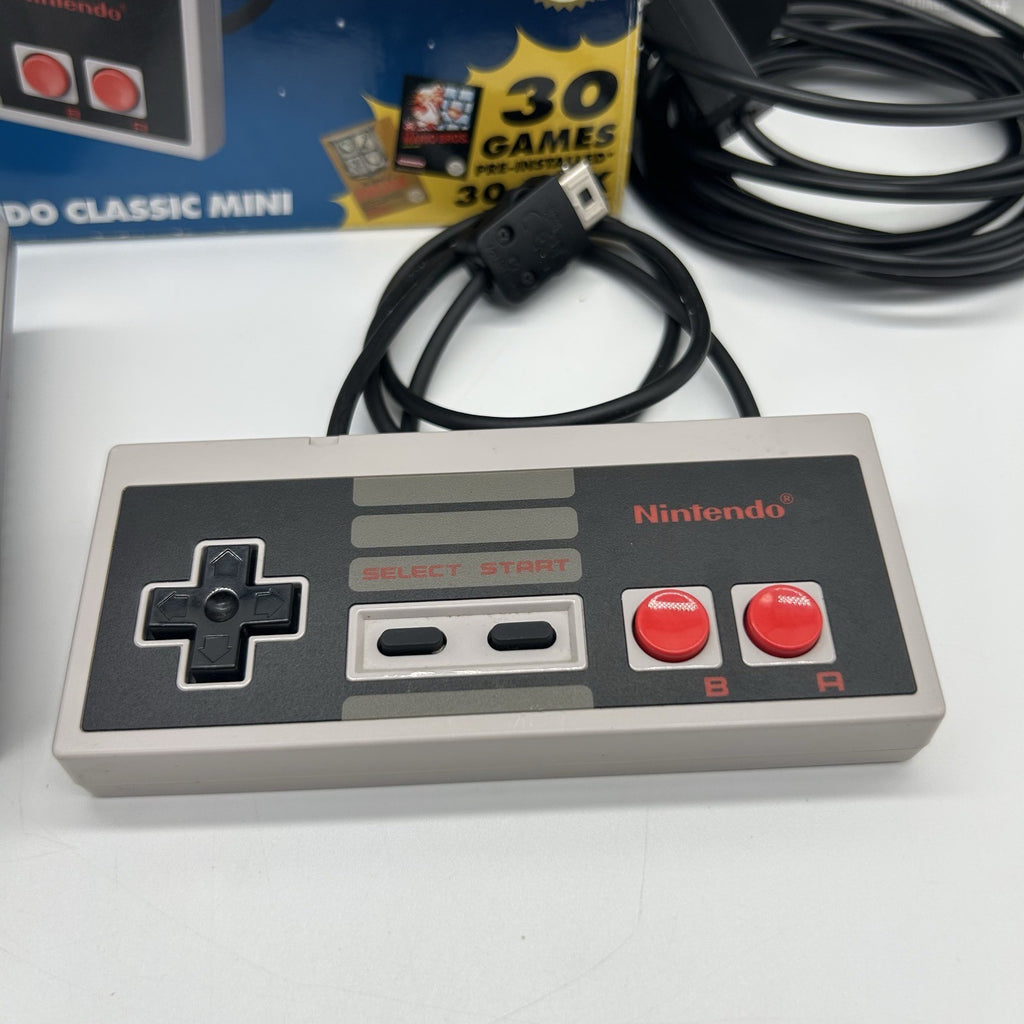 Nintendo Classic Mini NES Console CLV-001 Completa Scatola 30 Giochi PAL Testata