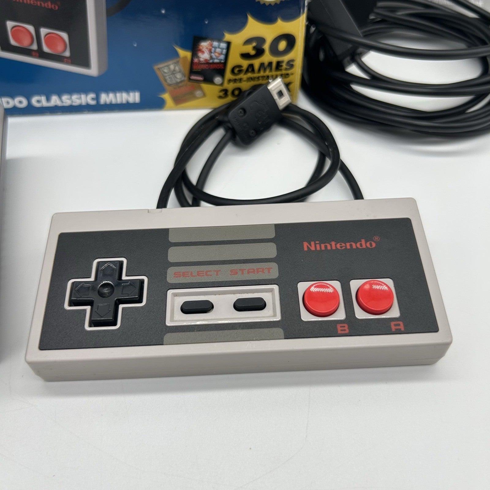Nintendo Classic Mini NES Console CLV-001 Completa Scatola 30 Giochi PAL Testata